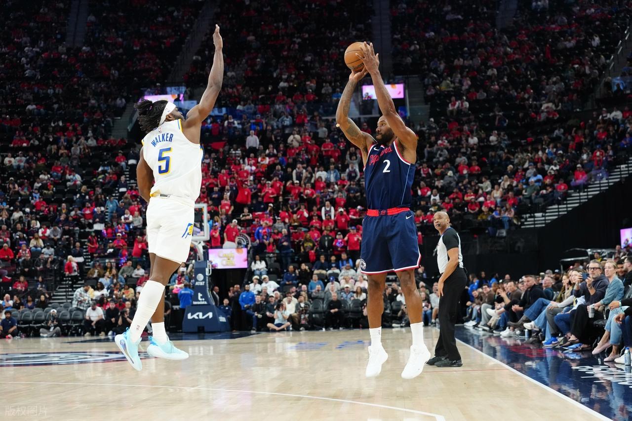 霍勒迪砍35+11,仍无缘今日最佳,因为伦纳德3节就创队史第二纪录